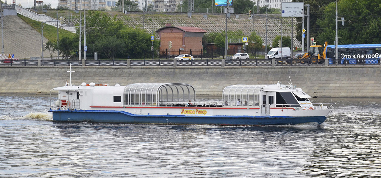 Аренда теплохода Москва Ривер в Москве